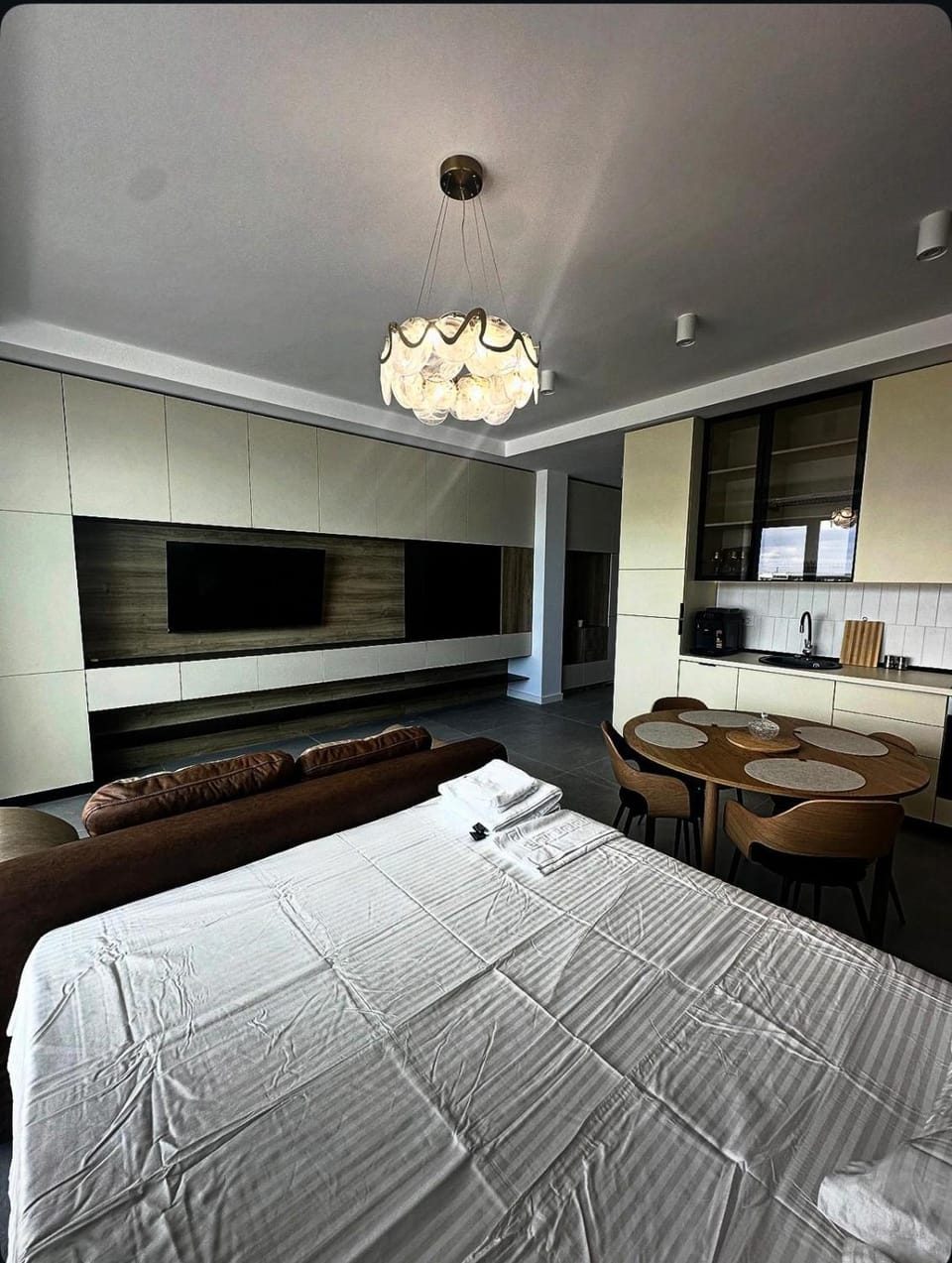 Axxis Luxury Studio Apartment in Constanta