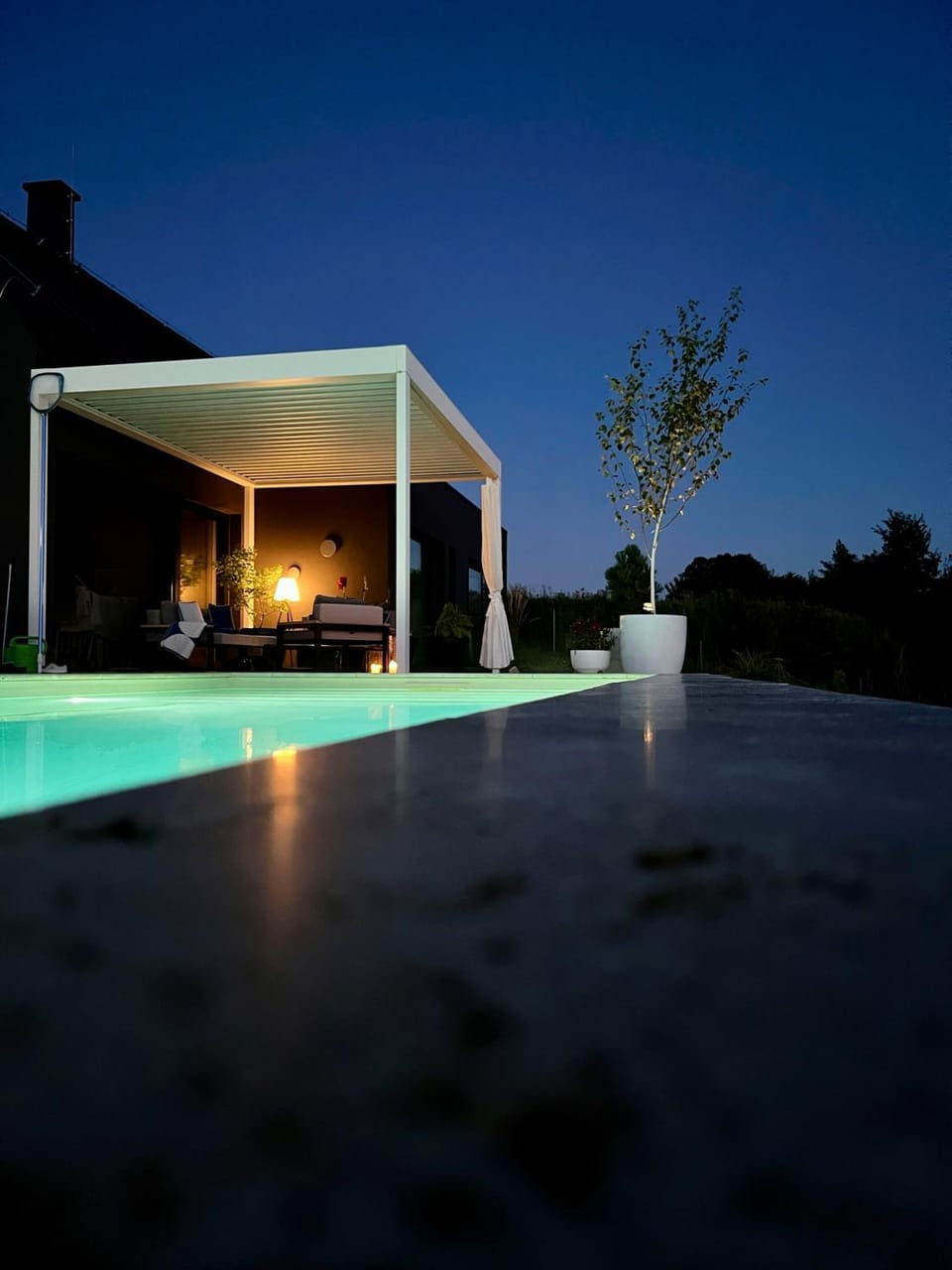 Swimming pool