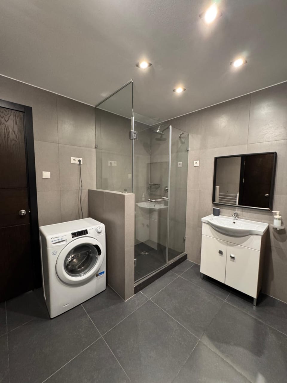 Etti Apartment - our new design downtown home Apartment in Budapest