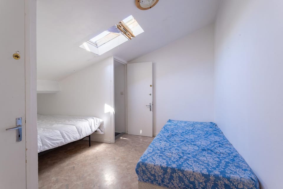 Property building, Living room, Bedroom