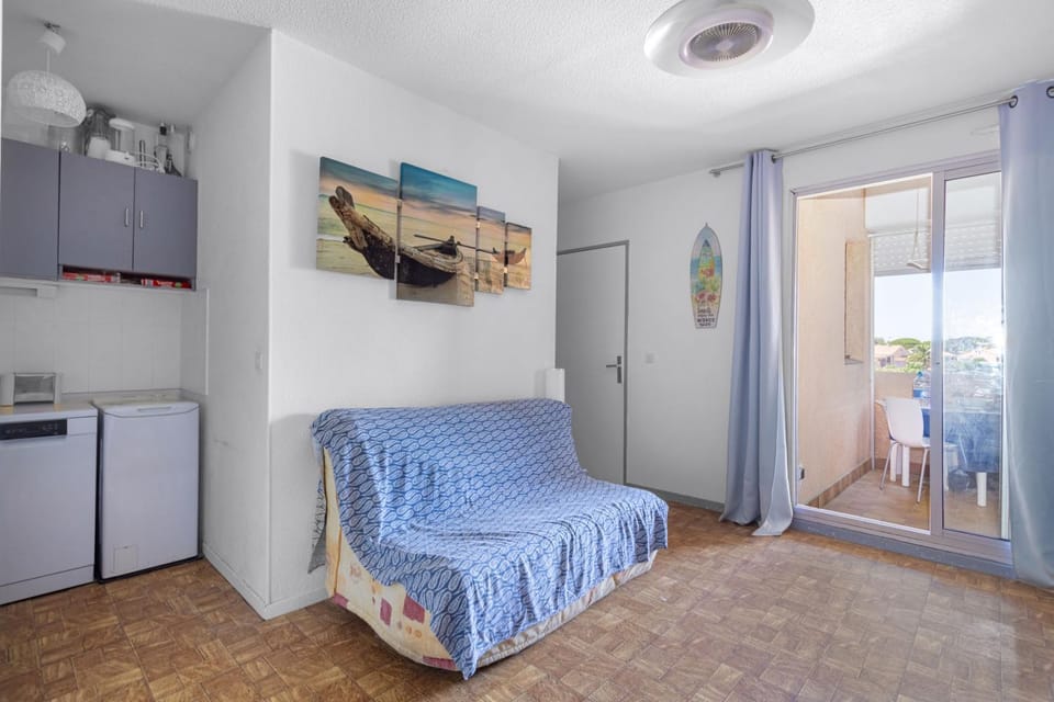 Property building, Living room, Bedroom