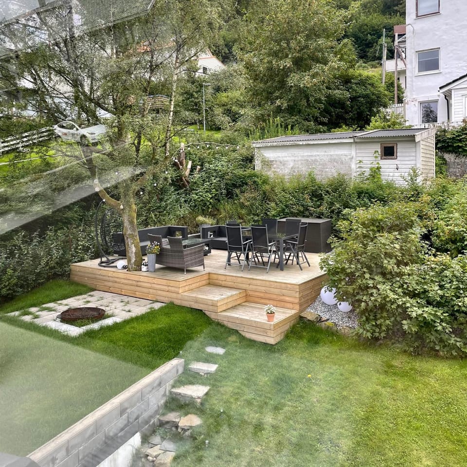 Lovely apartment with a view, garden and parking Apartment in Bergen