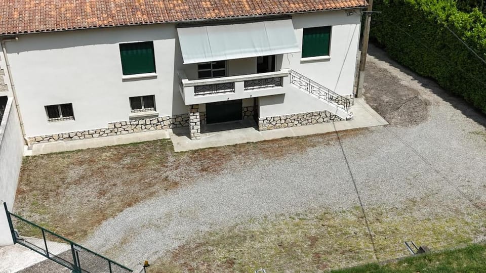 Property building, View (from property/room), Balcony/Terrace