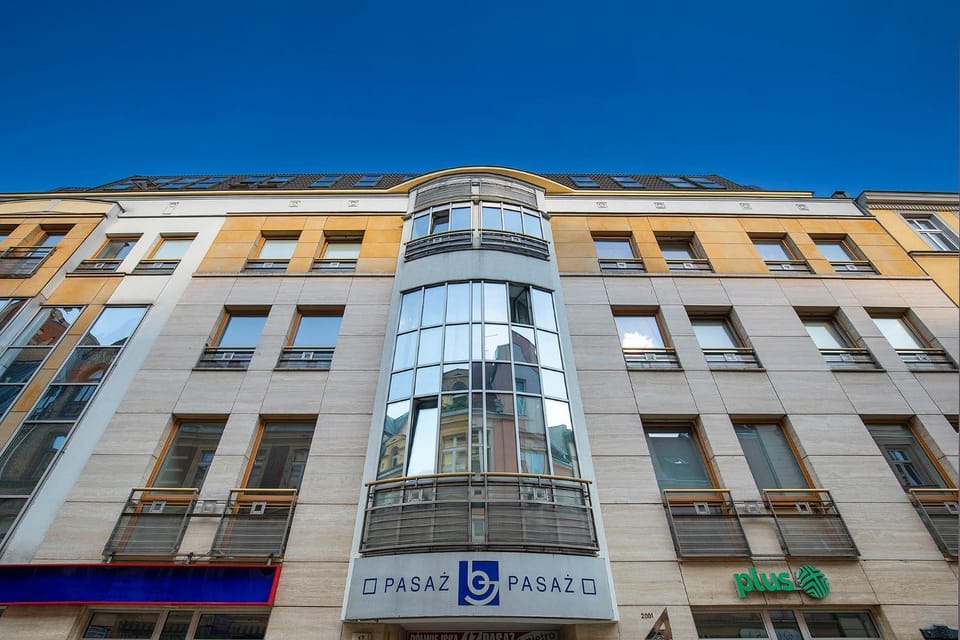 Property building, Location