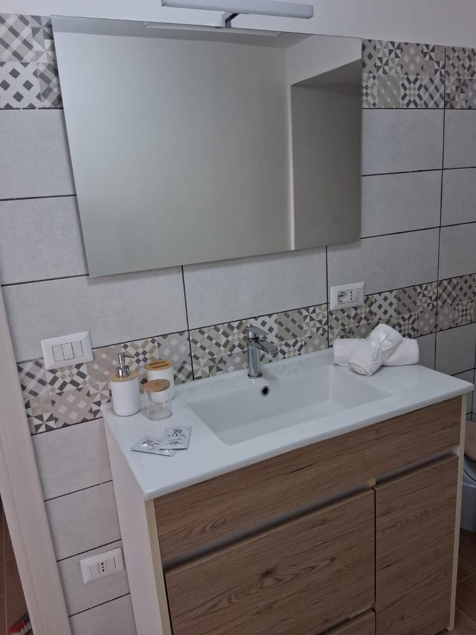 Bathroom, towels