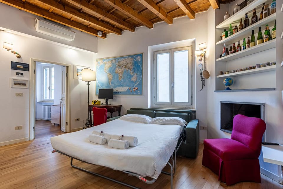 Bed, Living room