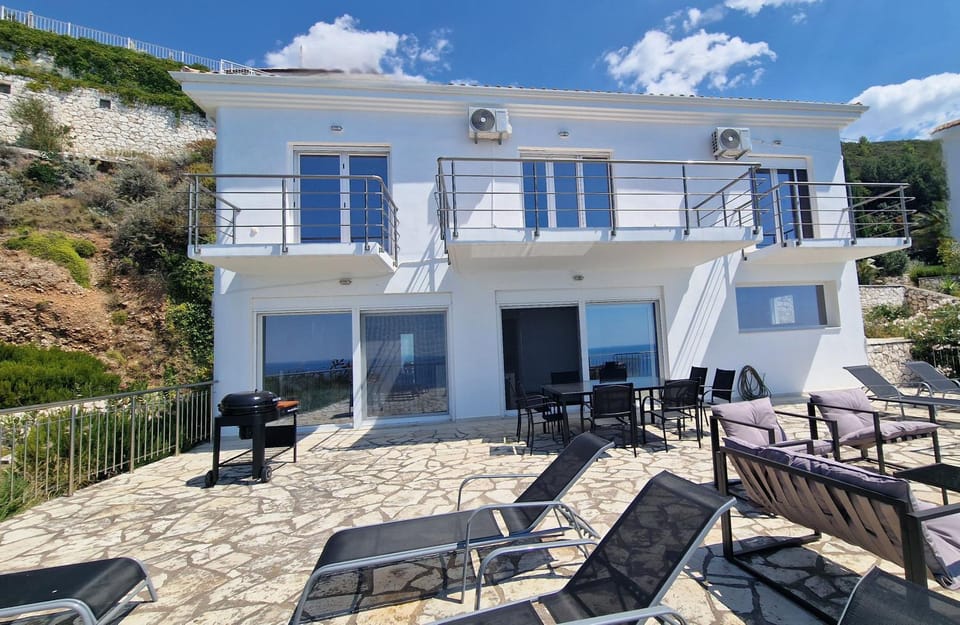 Patio, Balcony/Terrace, Balcony/Terrace, sunbed