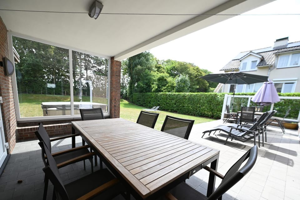 Villa Mer, Margret - Detached holiday home with huge garden in centre and near beach House in Zeeland, Netherlands