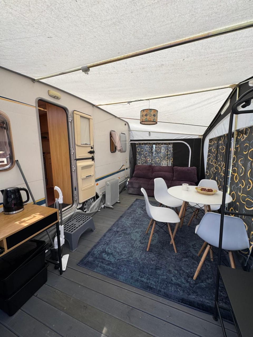 Communal lounge/ TV room, Dining area, Evening entertainment