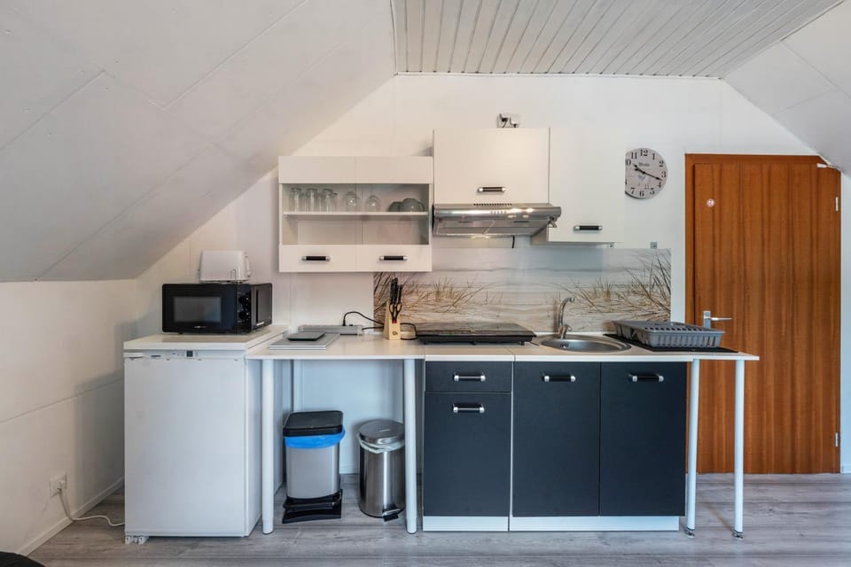 Property building, Kitchen or kitchenette, Living room