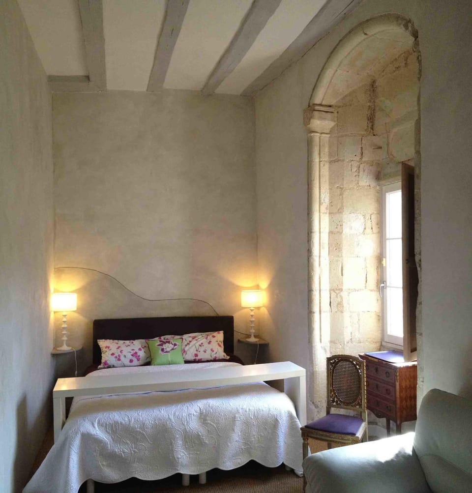 Toilet, Bathroom, Coffee/tea facilities, Decorative detail, Bedroom