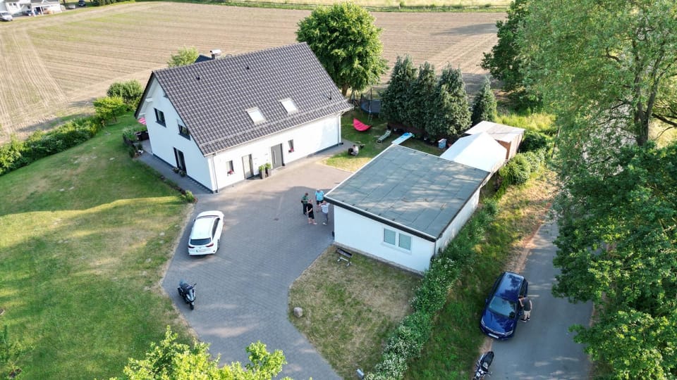 Property building, Bird's eye view, Parking