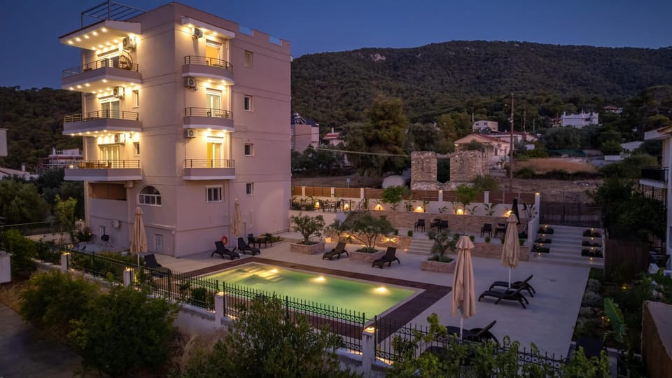 Property building, Night, Natural landscape, Mountain view, Pool view, Swimming pool, Location, sunbed