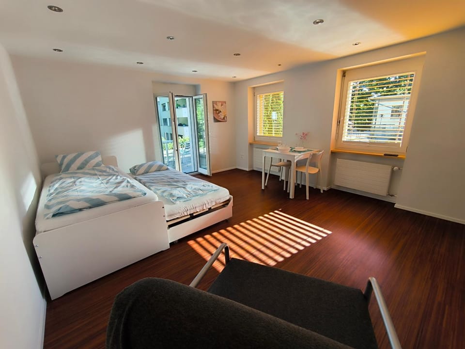 Photo of the whole room, Dining area