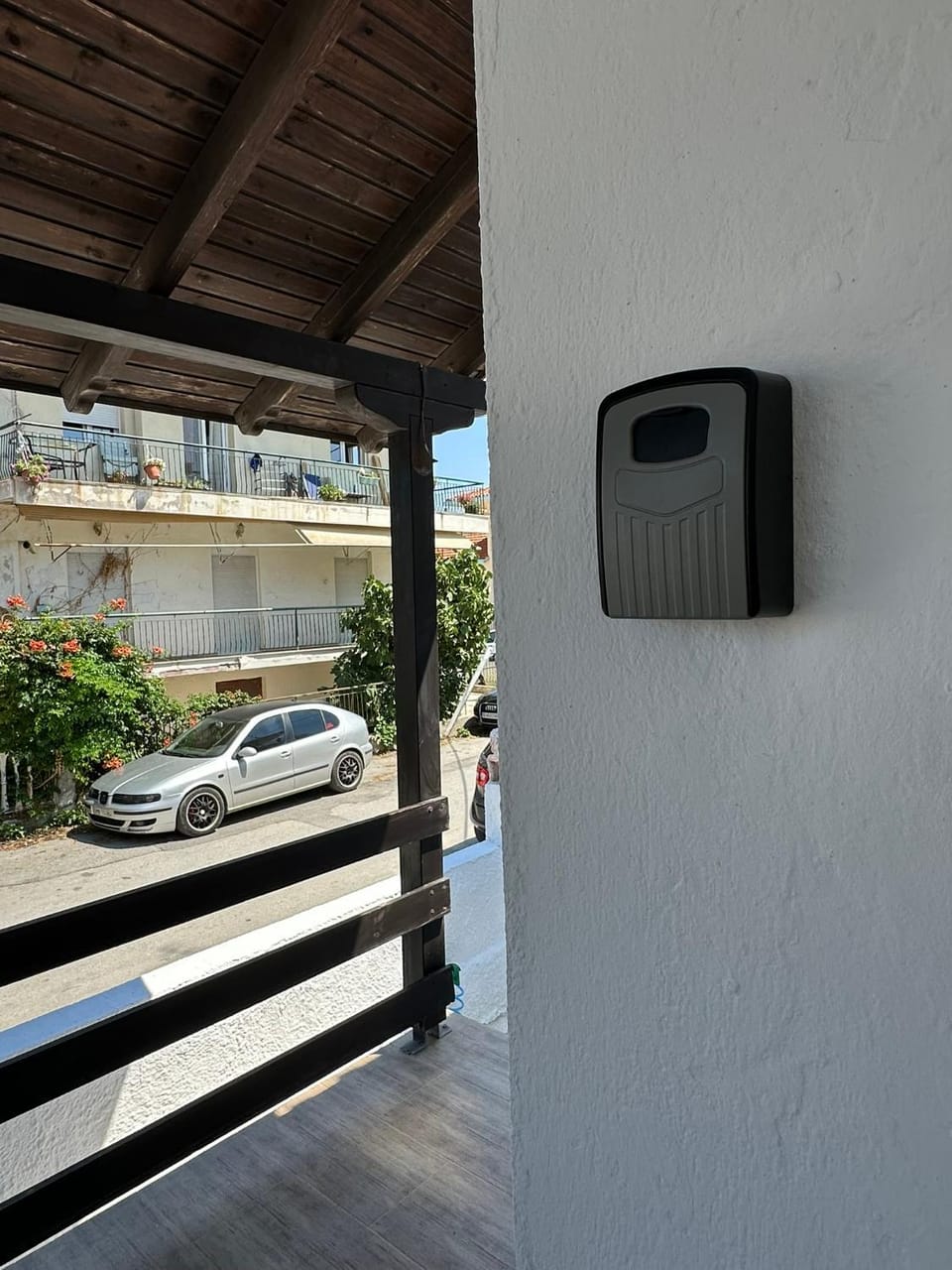 Property building, Day, Parking, acessibility