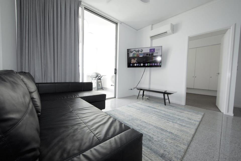 Rooftop Apartment - Heated Pool & Beach access Apartment in Marcoola
