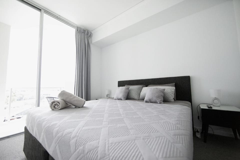 Rooftop Apartment - Heated Pool & Beach access Apartment in Marcoola