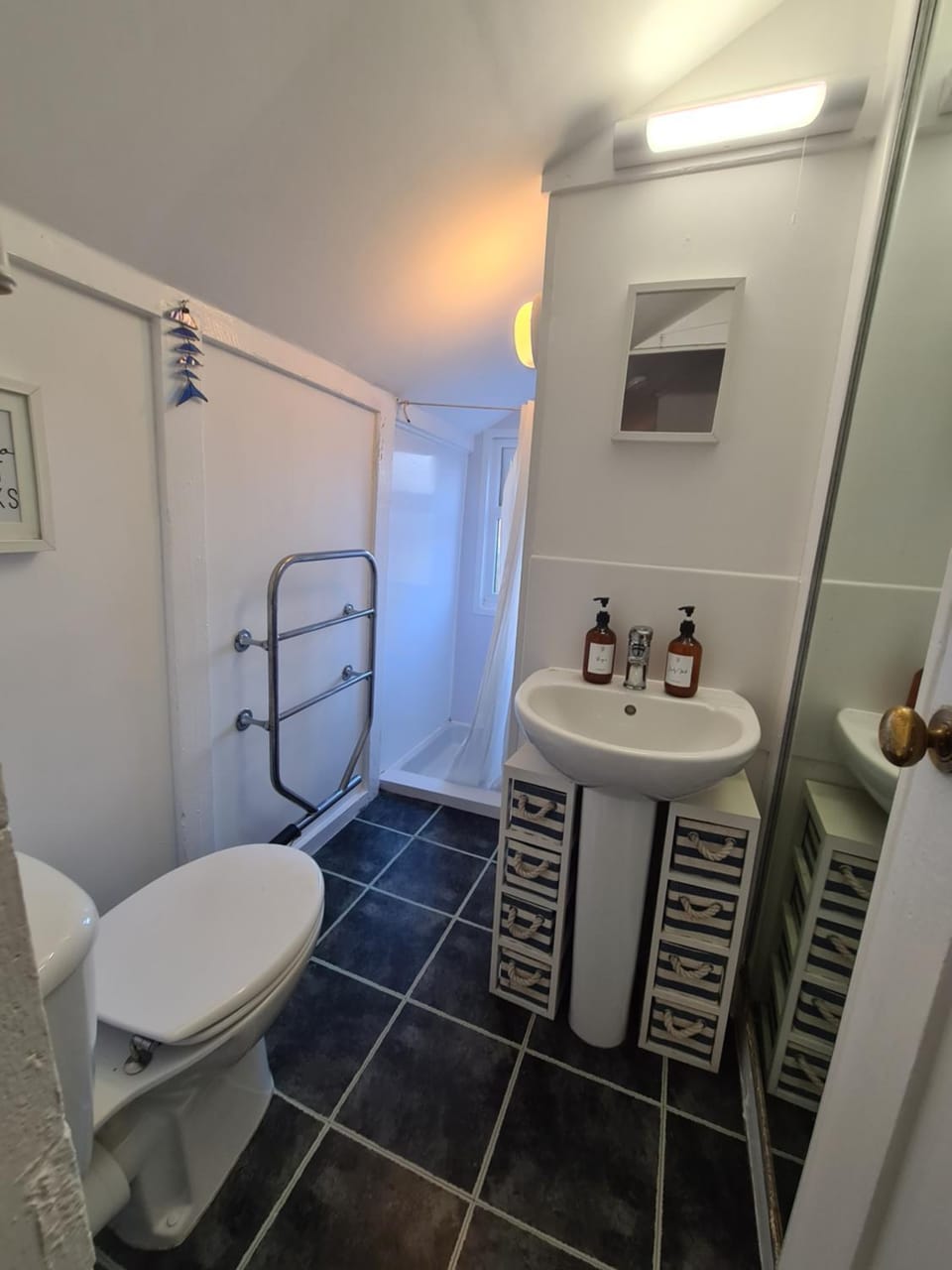 The Garret 1 Bed Apartment-Free Parking-Balcony Apartment in Exeter