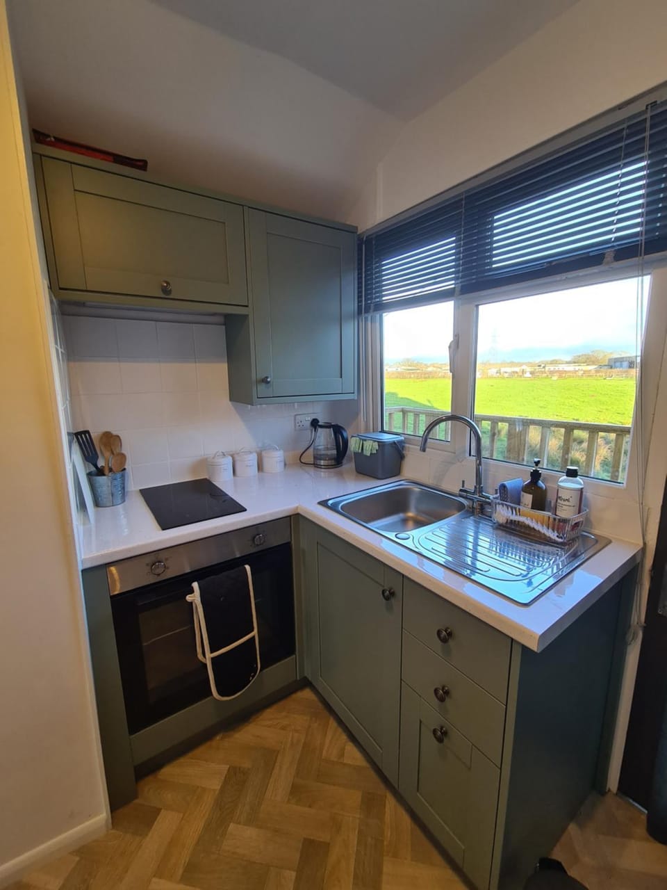 The Garret 1 Bed Apartment-Free Parking-Balcony Apartment in Exeter