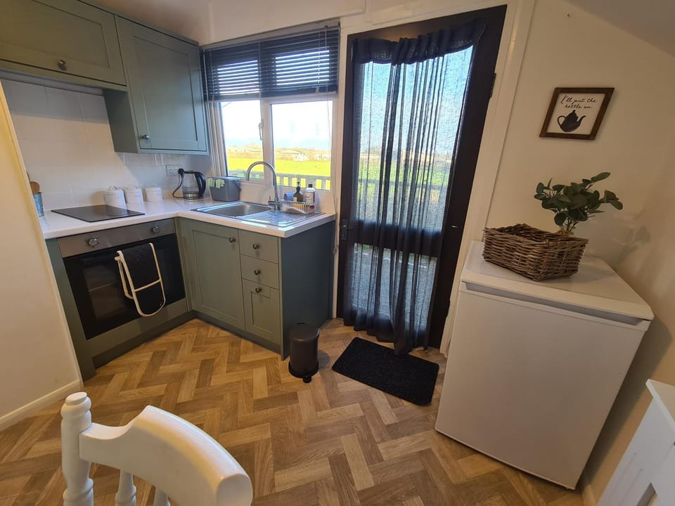 The Garret 1 Bed Apartment-Free Parking-Balcony Apartment in Exeter