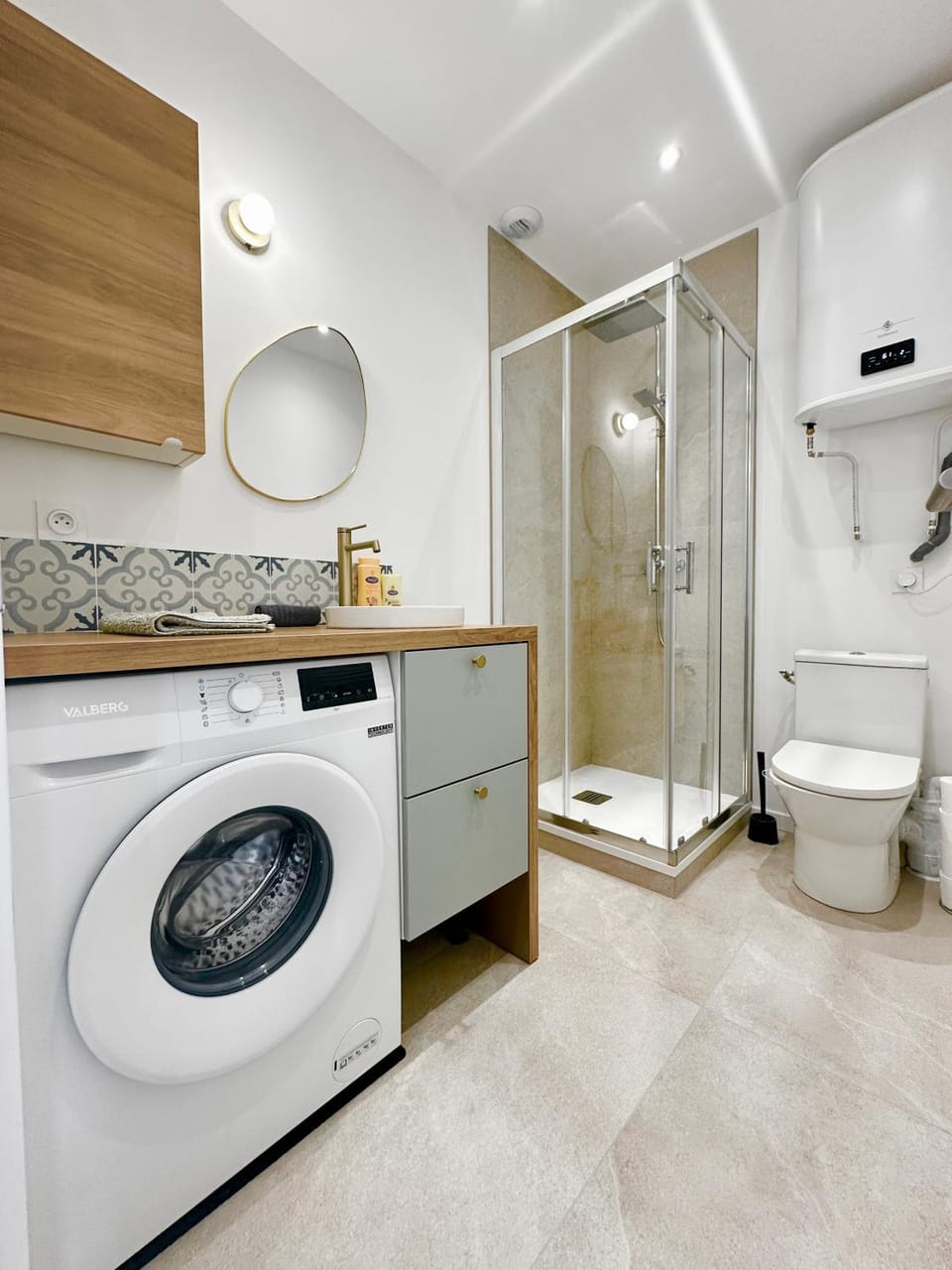 Shower, Bathroom, washing machine