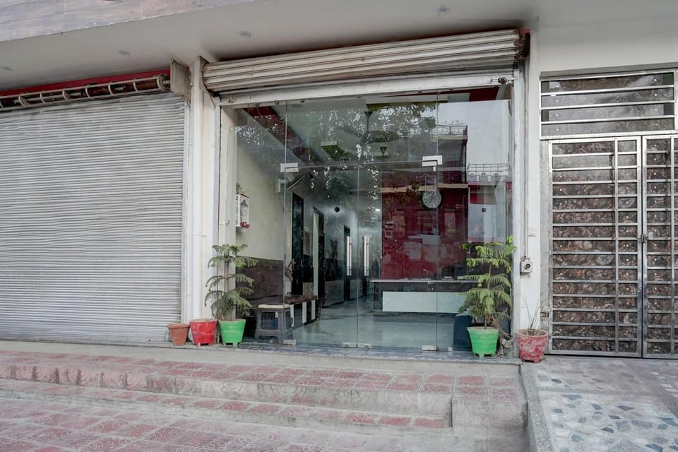 Facade/entrance, Day