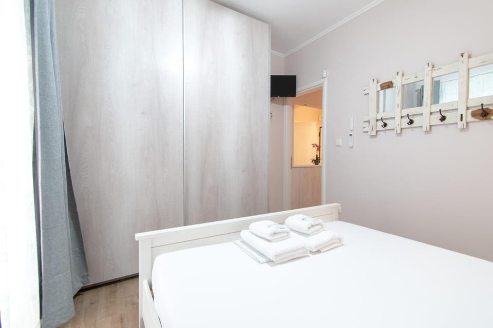 Bed, Bedroom, wardrobe