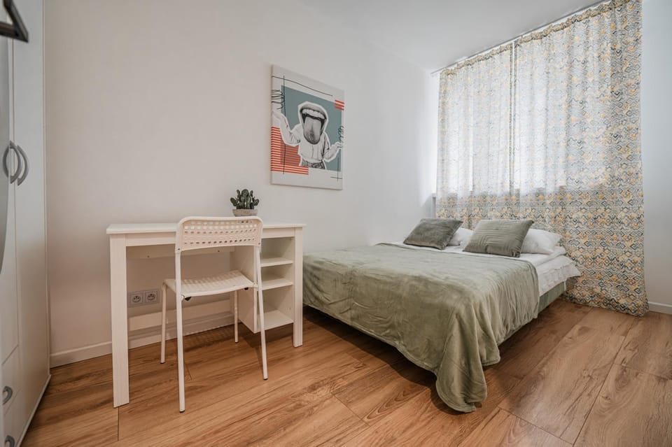 Bed, Photo of the whole room, Bedroom