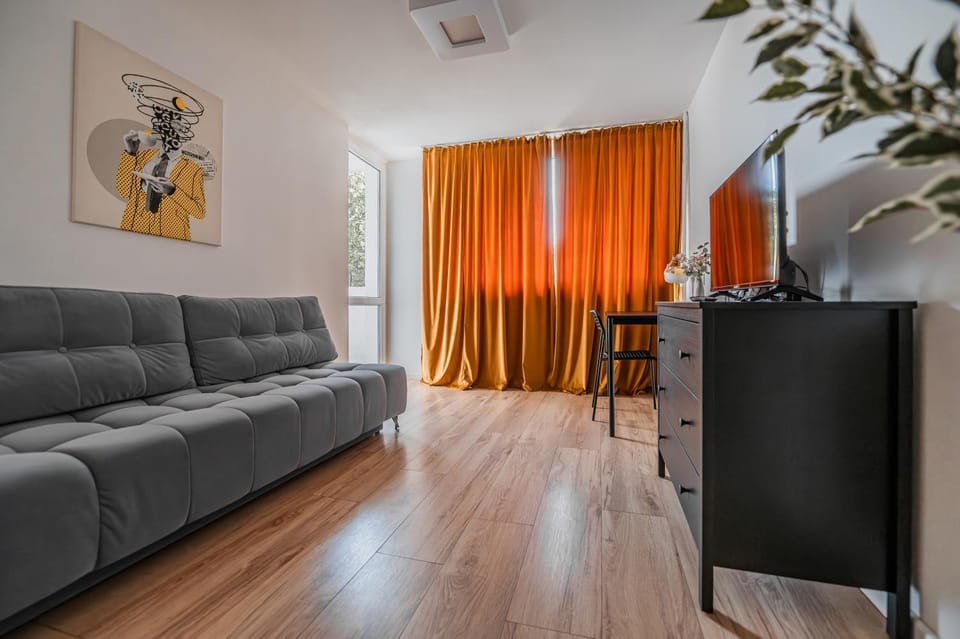 TV and multimedia, Seating area
