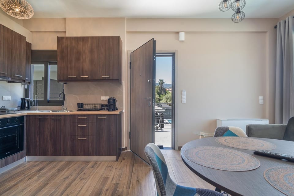 Property building, Kitchen or kitchenette, Living room