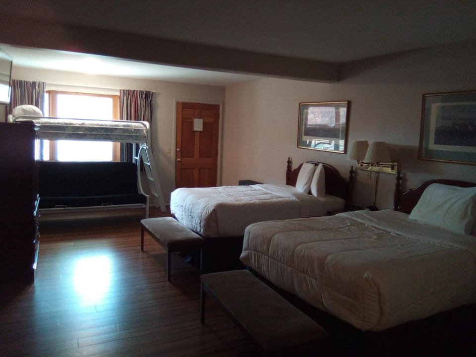 Stay Saratoga Hotel in Saratoga Springs