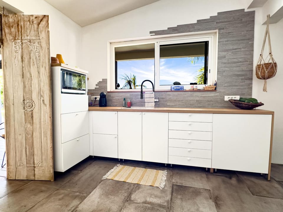 Kitchen or kitchenette, oven, stove, kitchen