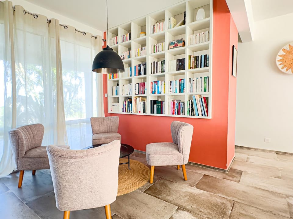 Library, Seating area