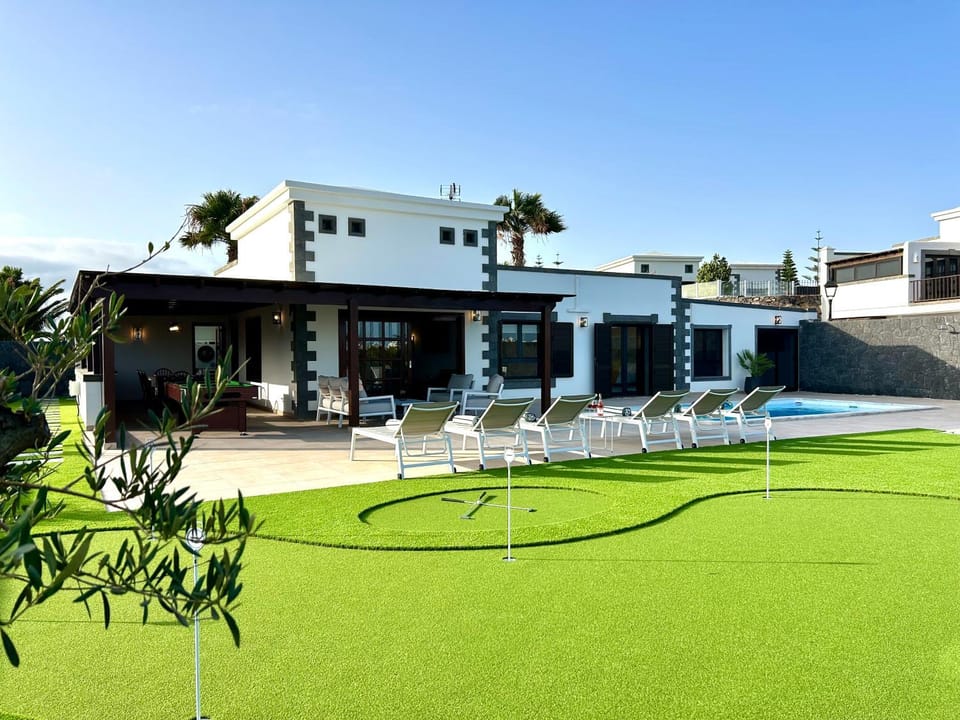 Minigolf, Garden view