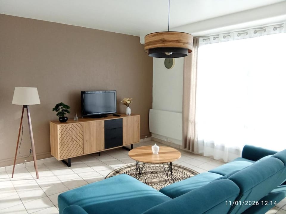 Communal lounge/ TV room, TV and multimedia, Living room, Evening entertainment