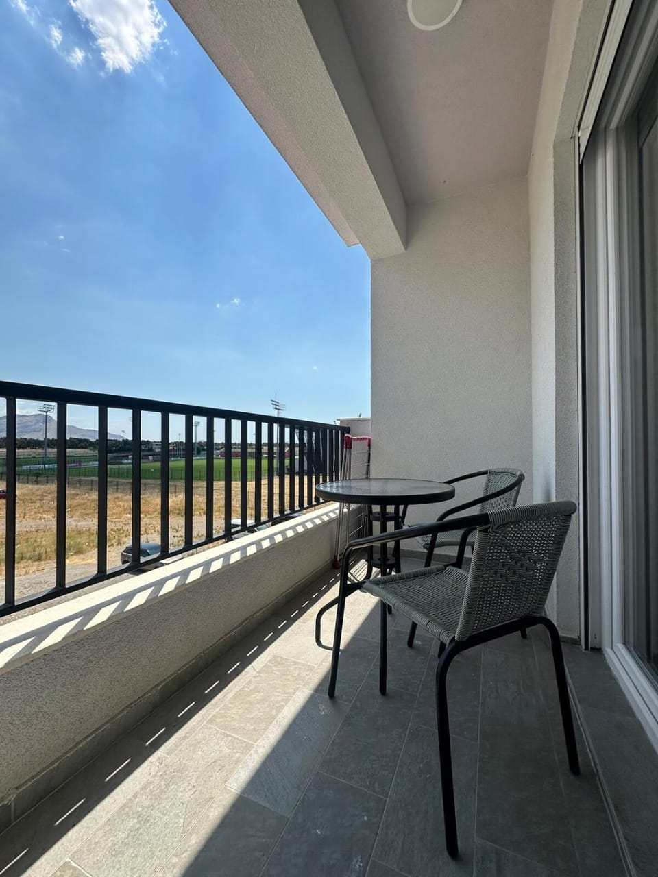Modern 2BR - Smart TV and WiFi Apartment in Podgorica
