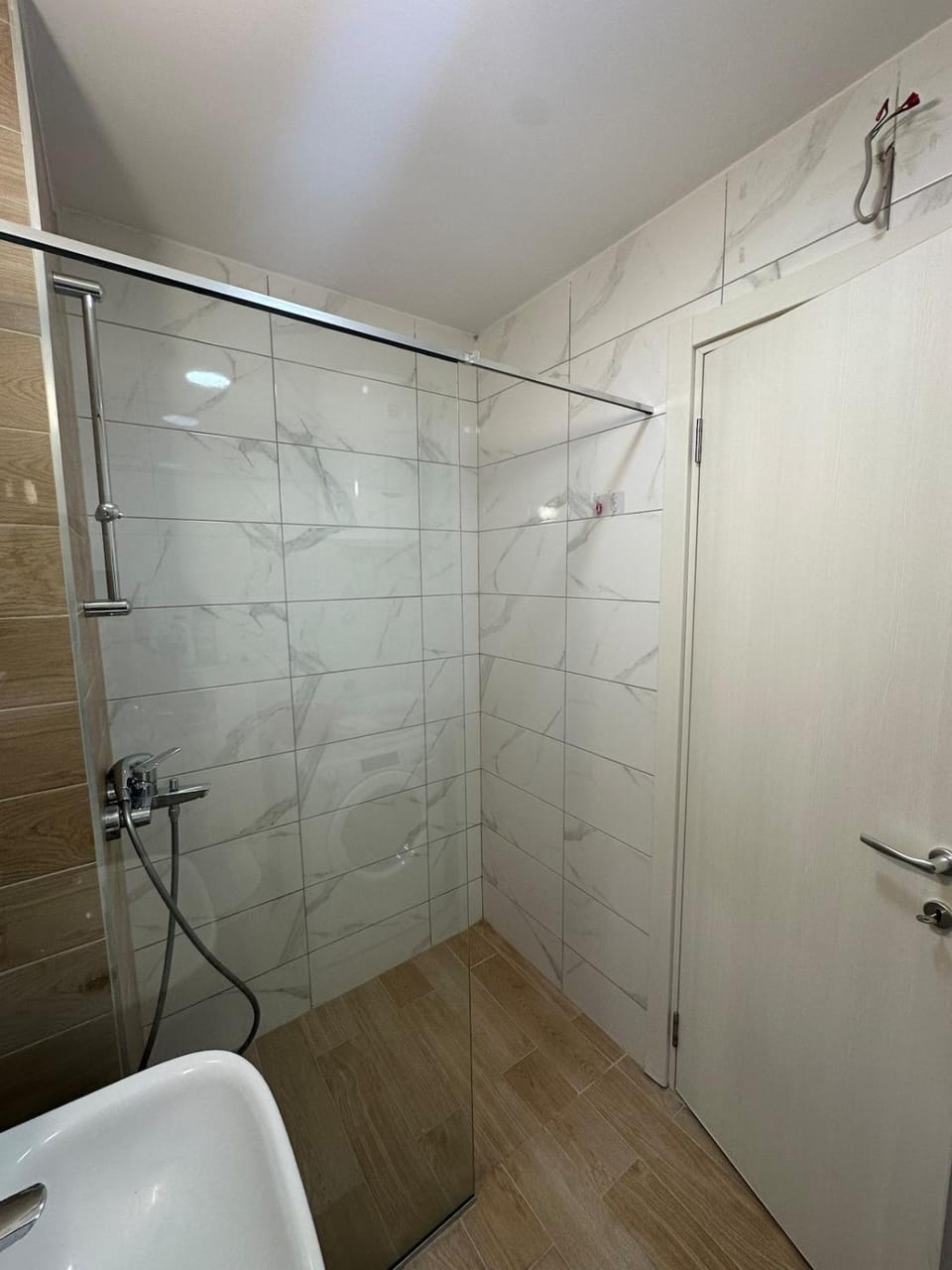 Modern 2BR - Smart TV and WiFi Apartment in Podgorica