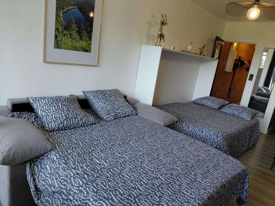 Living room, Bedroom