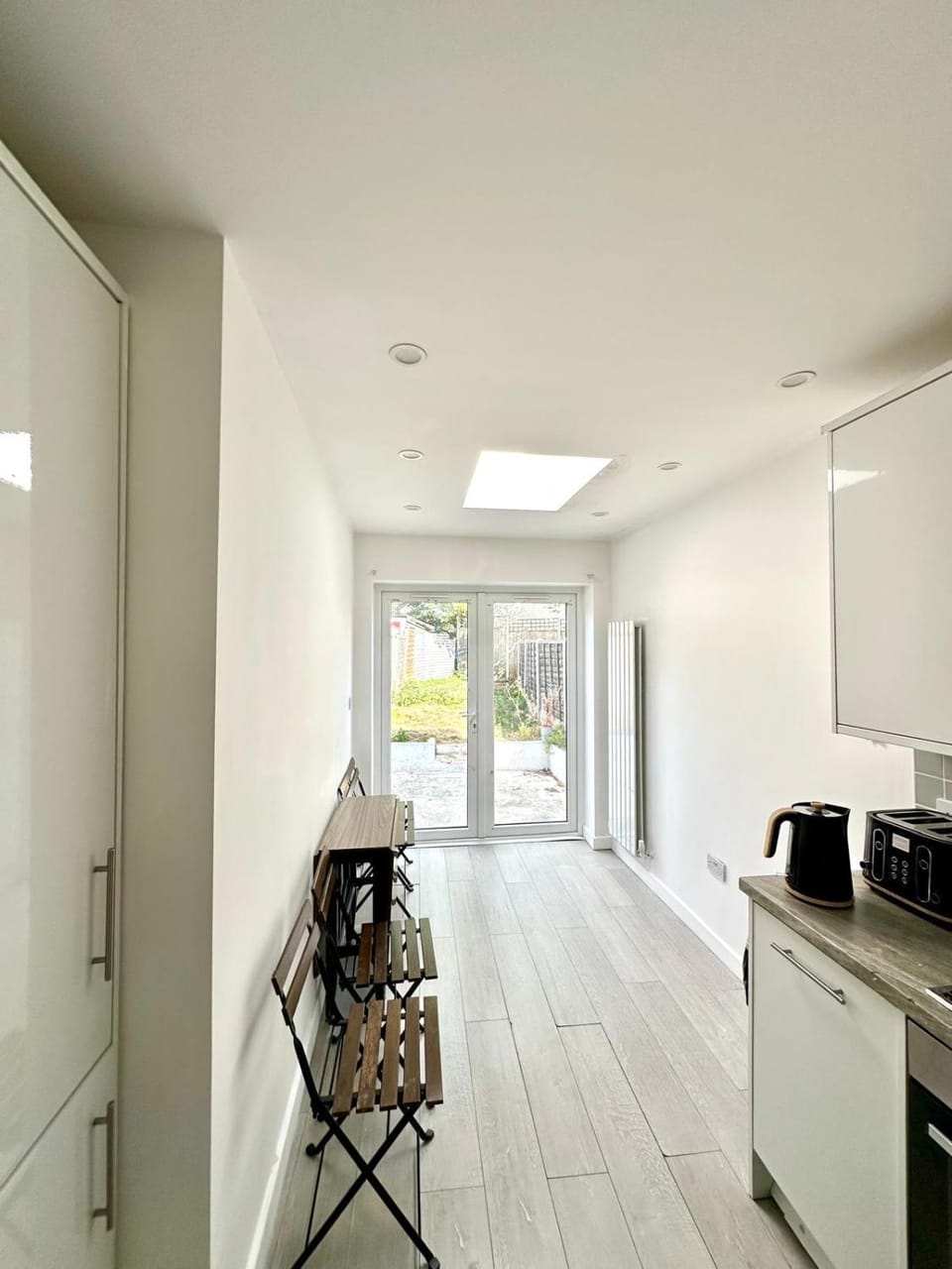 Charming Two-Bedroom Retreat-Garden Oasis Near Central London & Transport Links House in Croydon