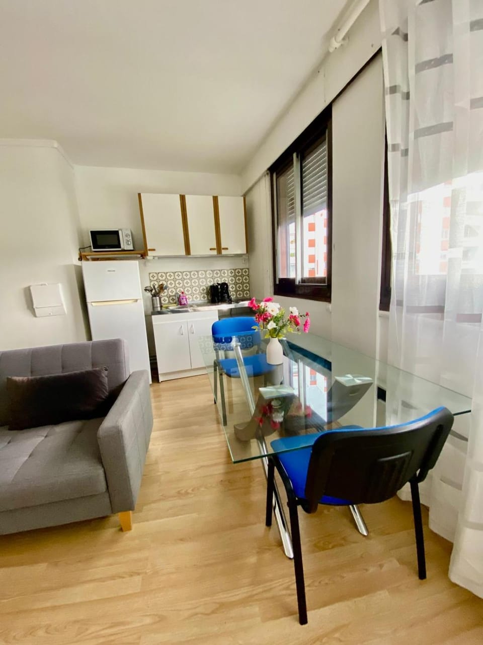 Living room, Dining area, pet friendly
