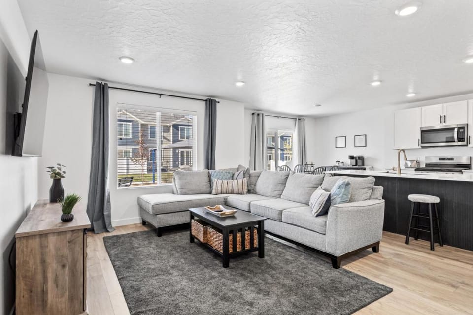 Modern 3BR Townhome in Lehi UT House in Lehi