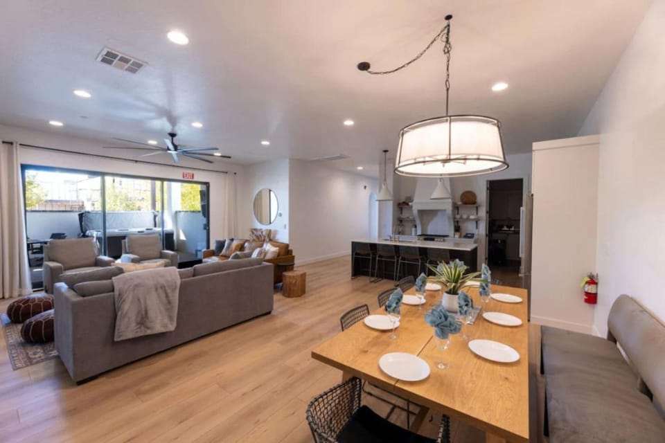 Desert Haven near Zion Pool and Hot Tub House in Hurricane