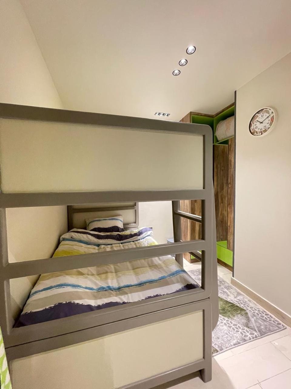 Photo of the whole room, bunk bed