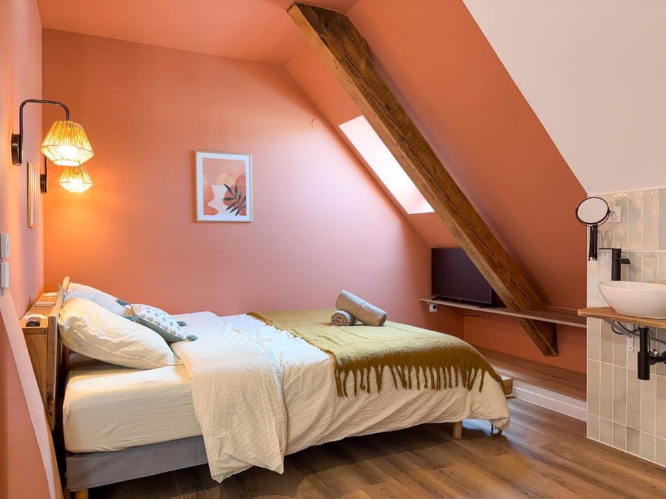 Bed, TV and multimedia