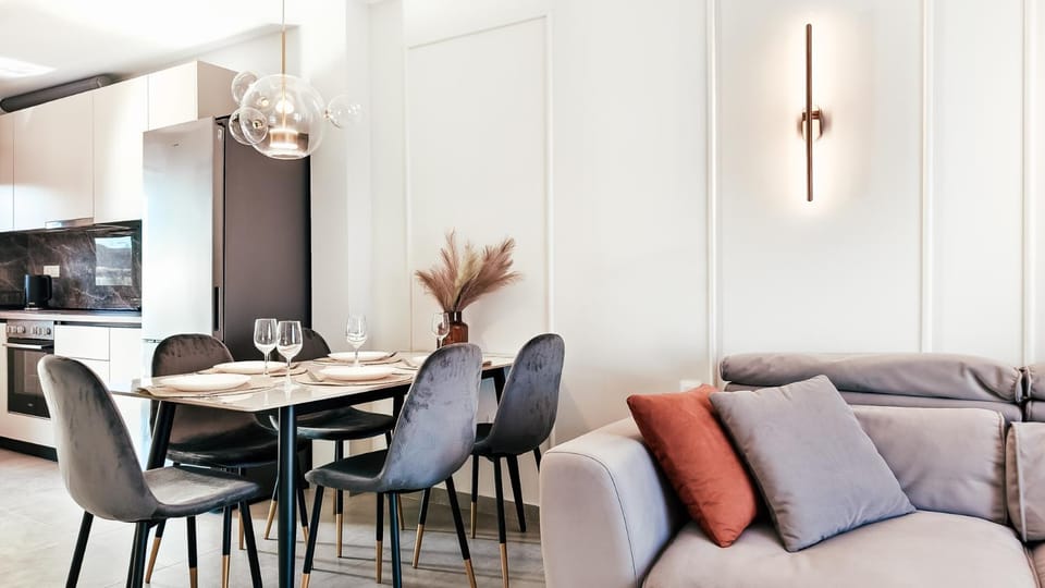 Living room, Seating area, Dining area