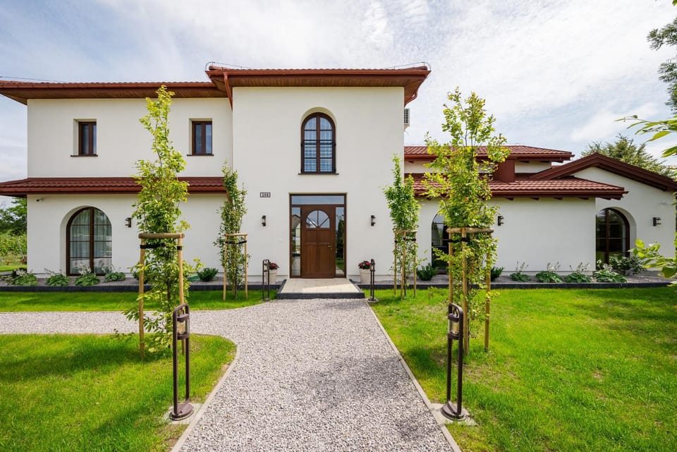 Property building, Facade/entrance, Garden