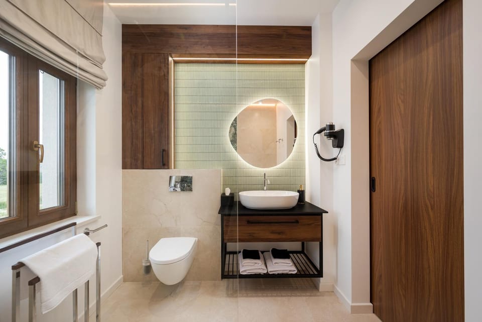 Shower, Toilet, Bathroom, towels