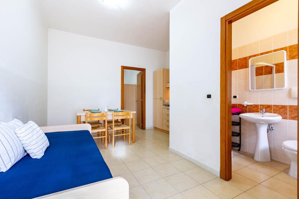 Dining area, Bedroom