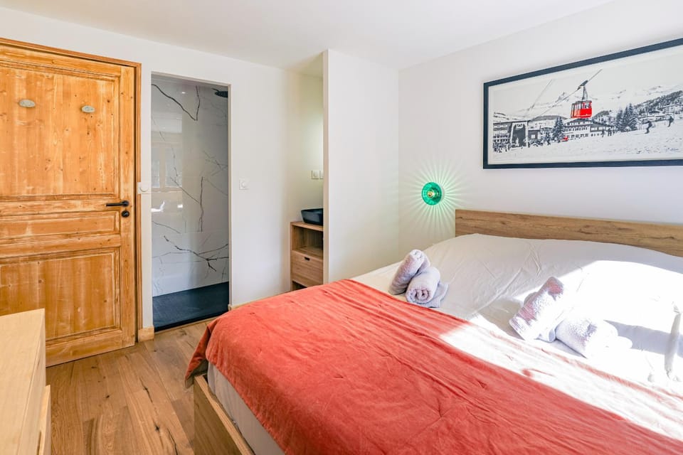 Bed, Bedroom