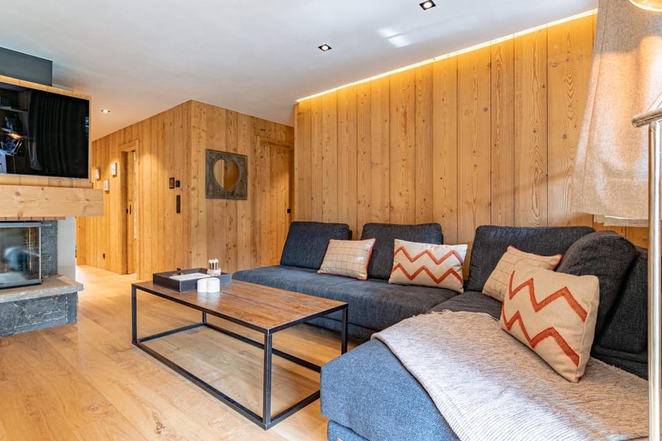 Communal lounge/ TV room, Living room